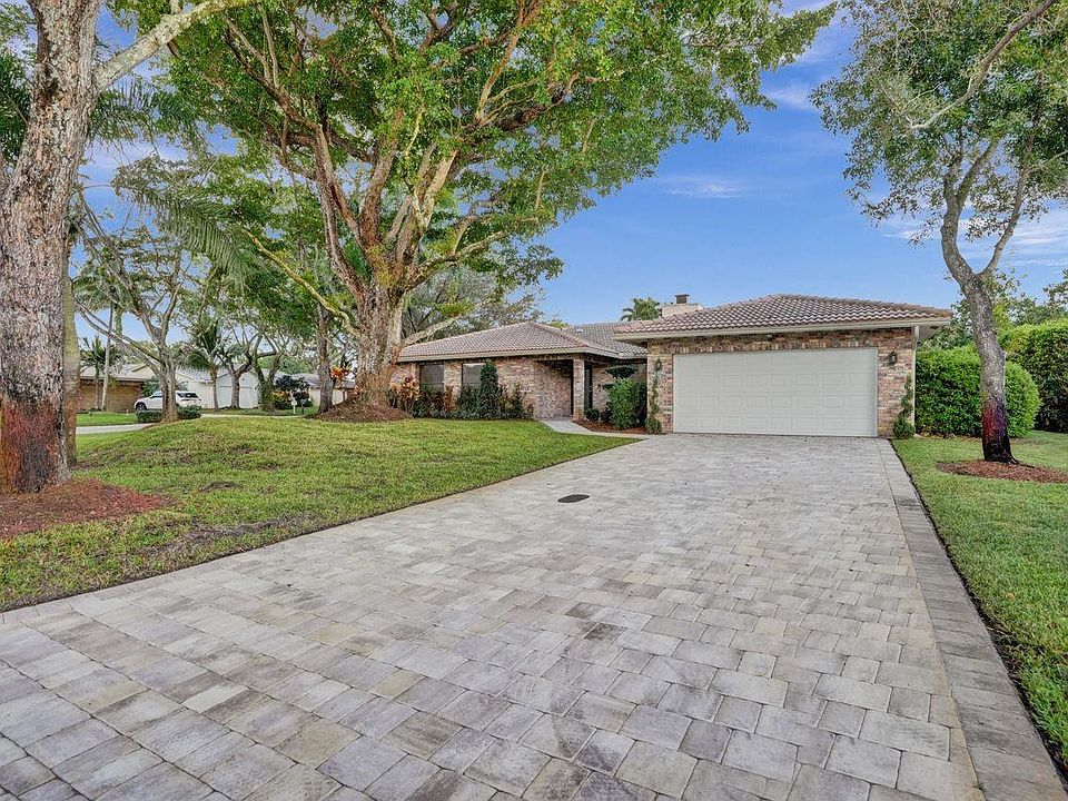 1st image of 1227 NW 111th Avenue