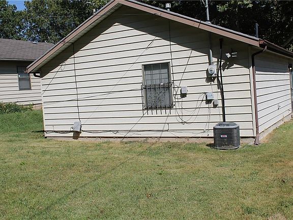 3rd image of 1415 E 72nd St
