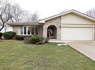 7406 Summit Rd, Darien, IL 60561