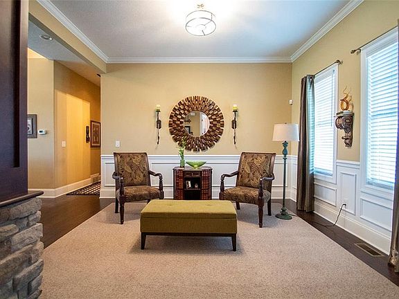 3rd image of 4284 Fox Glen Dr