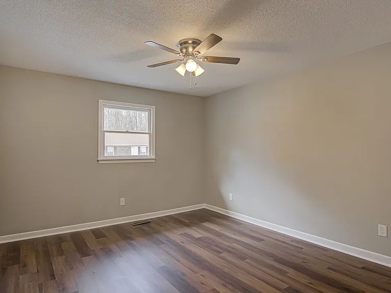 828 Brickwood Ct — Photo 8