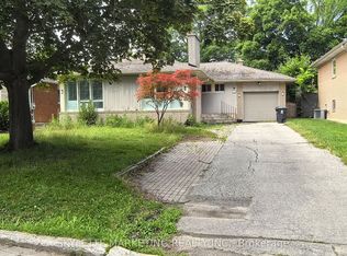 34 Ravenscroft Cir #BASEMENT, Toronto, ON M2K1W9