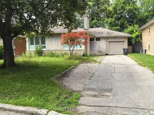 34 Ravenscroft Cir #Basement, Toronto, ON M2K 1W9