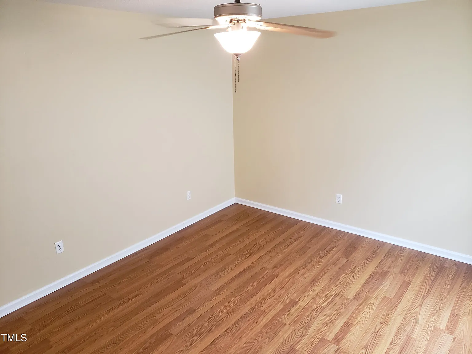 3 bed, 1.0 bath, 1000 sqft, $1,450 — Photo 3