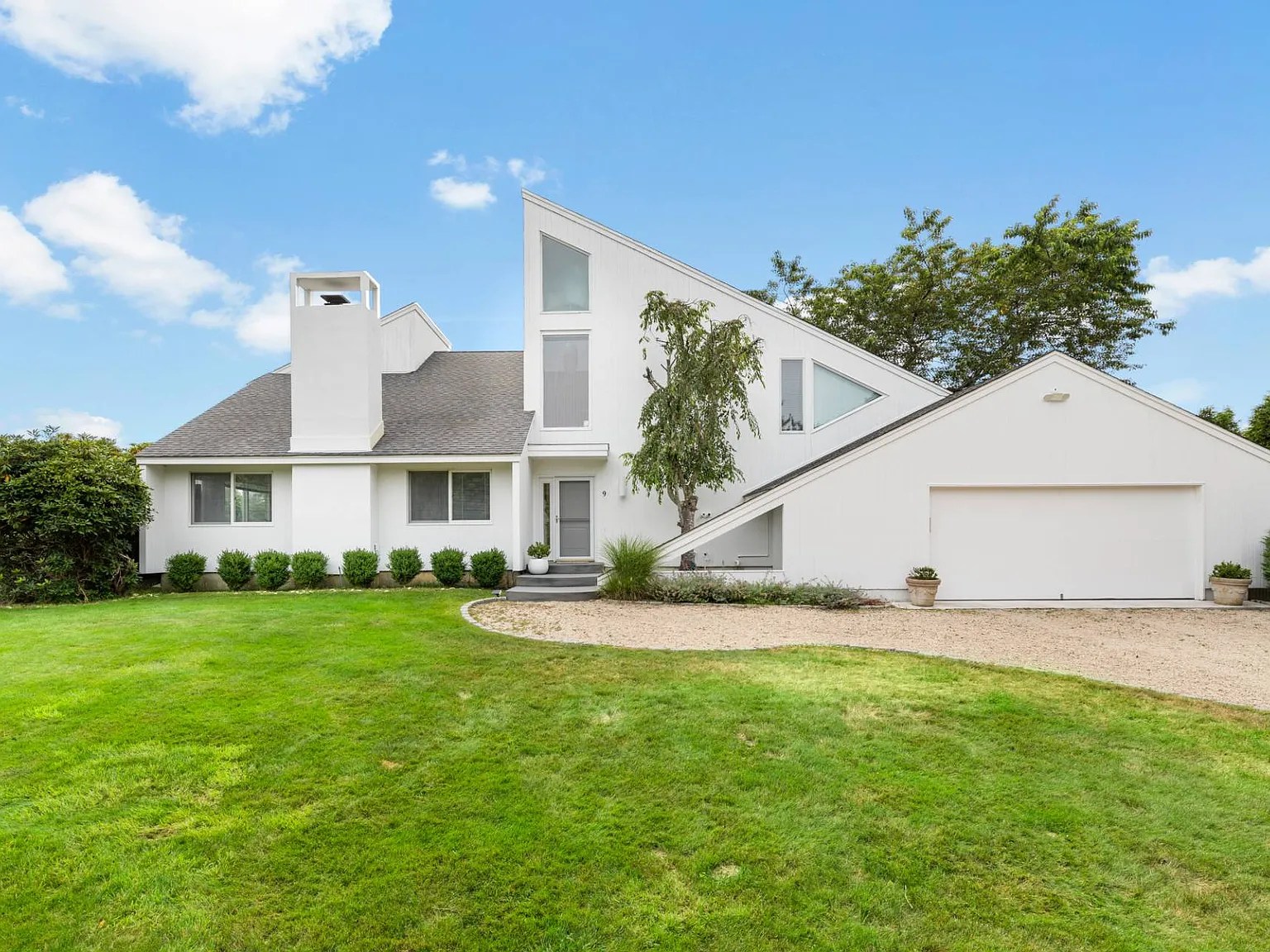 Westhampton Beach Summer Rental with Heated Saltwater Pool — Photo 2