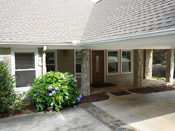 3rd image of 10 Scout Rd