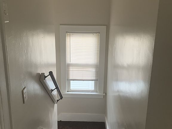 2nd image of 141 Altgeld St