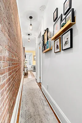 Entry / hallway, photo 1