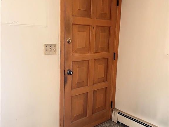 3rd image of 565 Mount Pleasant Ave