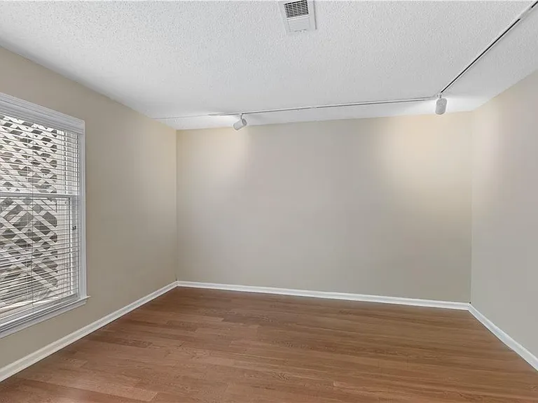 601 Abingdon Way — Photo 16
