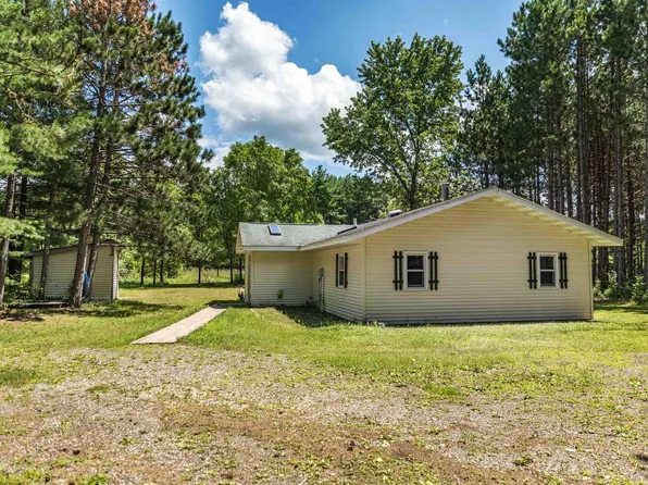 N5588 1st Court, Oxford, WI 53952