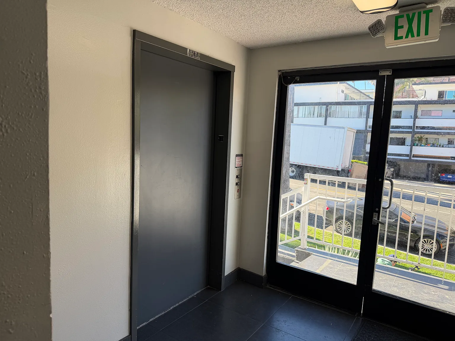 1 bed, 925 sqft, $1,798 — Photo 4