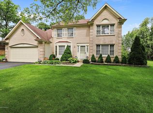 1154 Lamb Ln, Gurnee, IL 60031