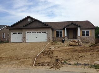 1829 Avenel Ln, Chatham, IL 62629