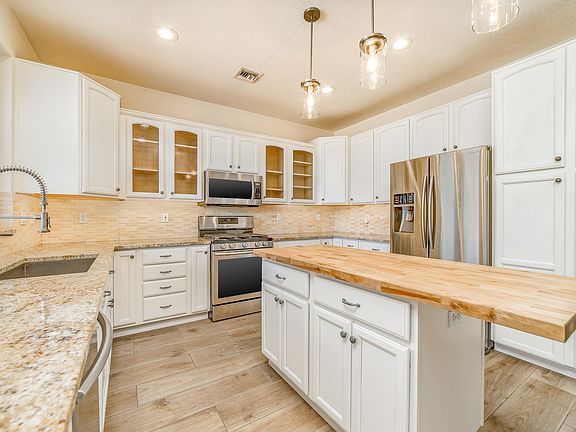 4th image of 1382 W Sundial Pl