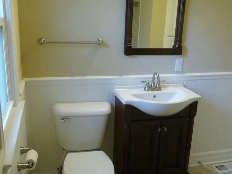 1351 Chapin Ave — Photo 6