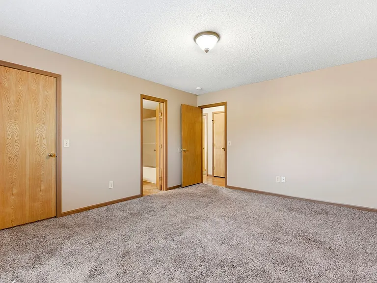 510 E Arrowhead St #A — Photo 4