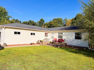 10100 Sonora Dr, Fenton, MI 48430