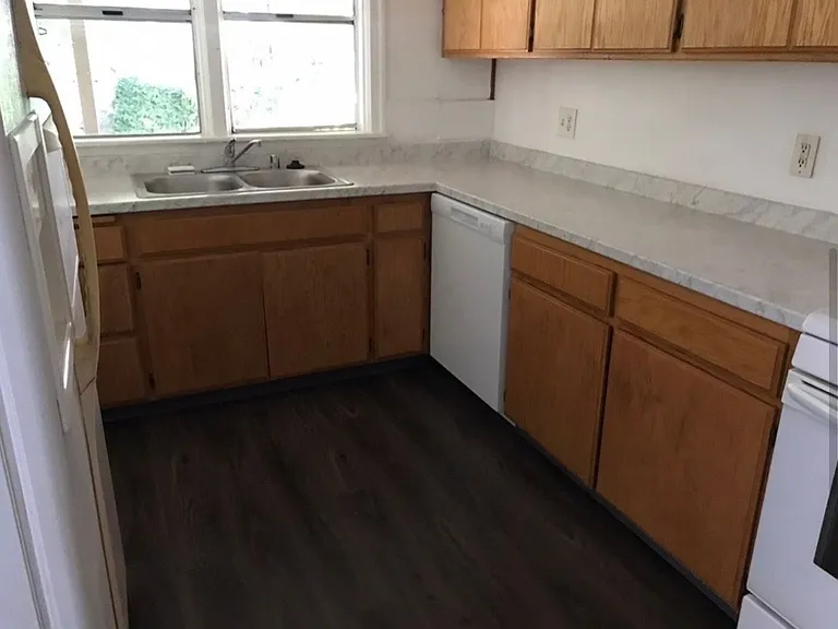 710 Normal Ave — Photo 5