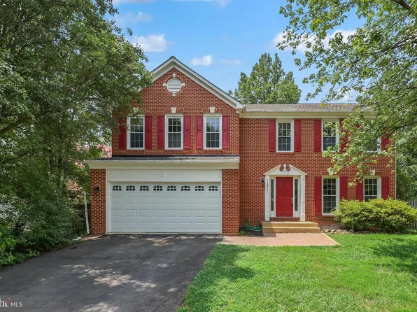 1511 Snowflake Ct, Herndon, VA 20170