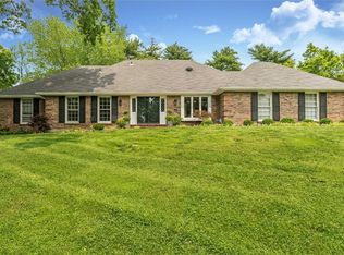 406 Magna Carta Dr, Saint Louis, MO 63141