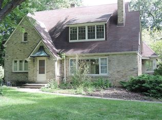600 Meadow Ln, Elm Grove, WI 53122