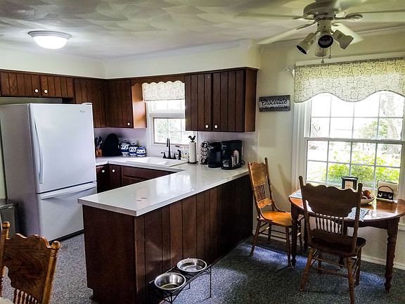 4th image of 110 Pleasant Dr