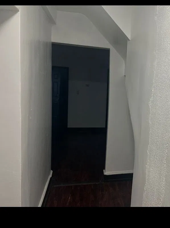 3 bed, 1.5 bath, 1196 sqft, $2,600 — Photo 3