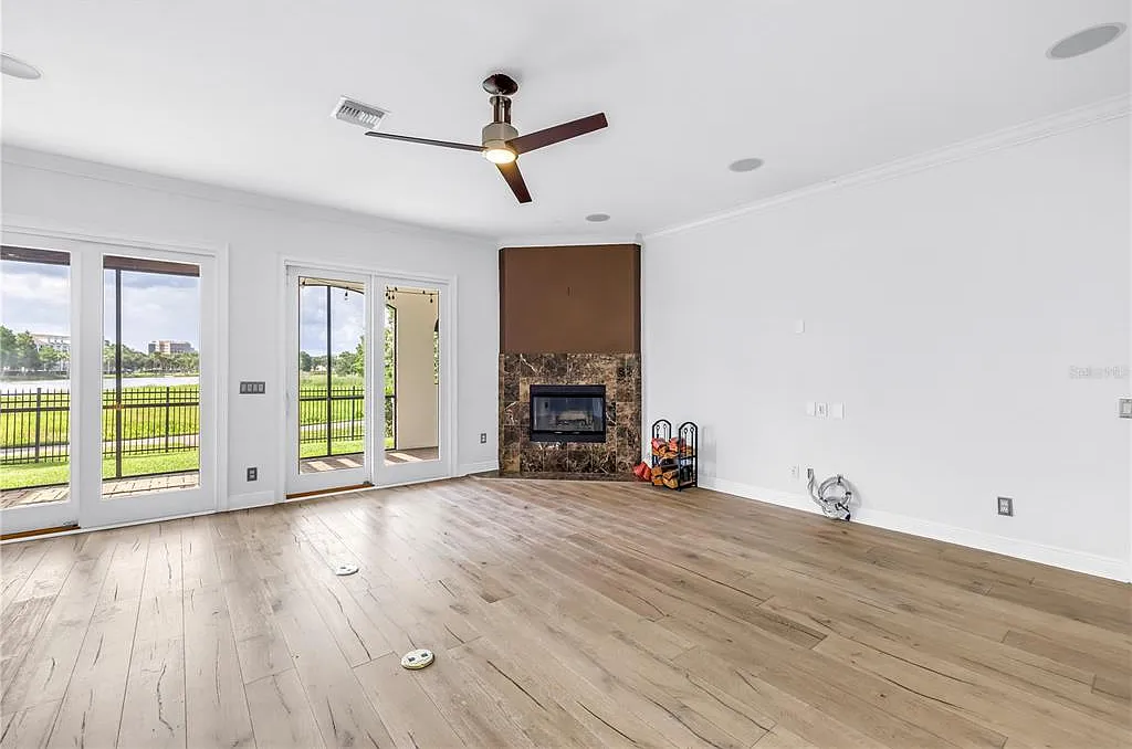 3 bed, 3.5 bath, 2982 sqft, $4,650 — Photo 3