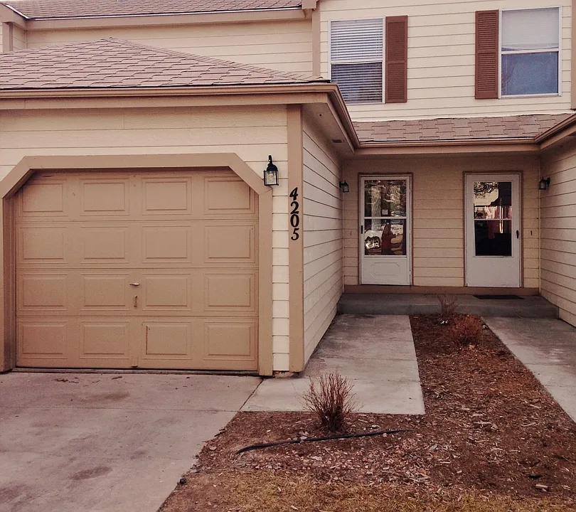 4205 Hunting Meadows Cir