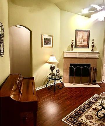4th image of 15933 Alvarado Dr