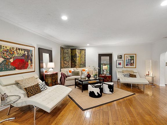 3rd image of 8455 Fountain Ave Unit 525