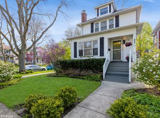 932 15th St, Wilmette, IL 60091