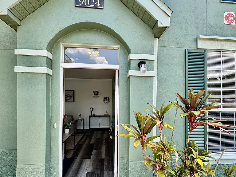 9024 Lake Chase Island Way #9024 — Photo 3
