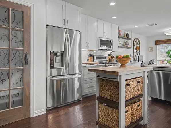 2709 Park Ave, Bedford, TX 76021