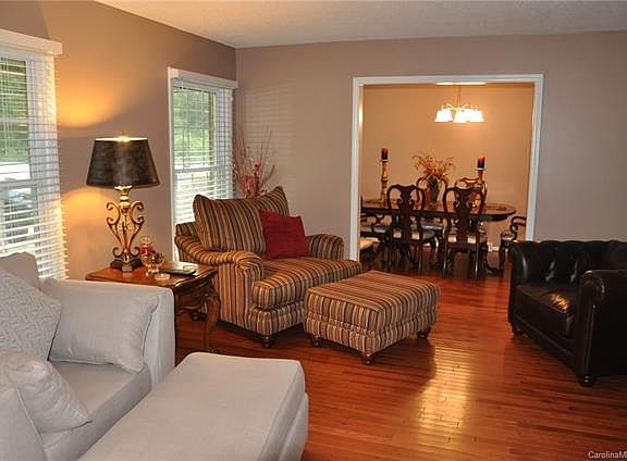 4th image of 3624 Driftwood Dr