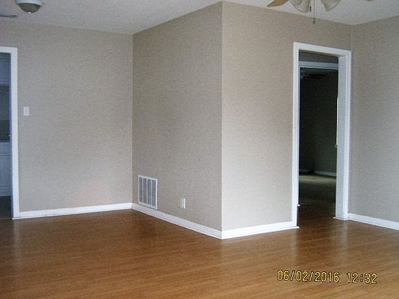 2nd image of 714 N Bishop St