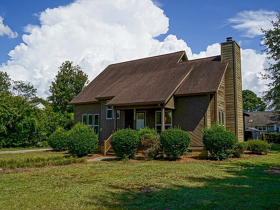 2nd image of 131 Robinwood Dr
