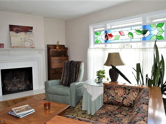 3rd image of 211 Avondale Dr