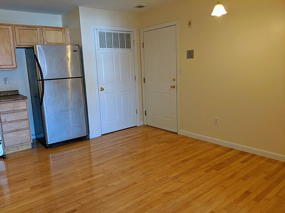 5th image of 16 Margin St APT 6