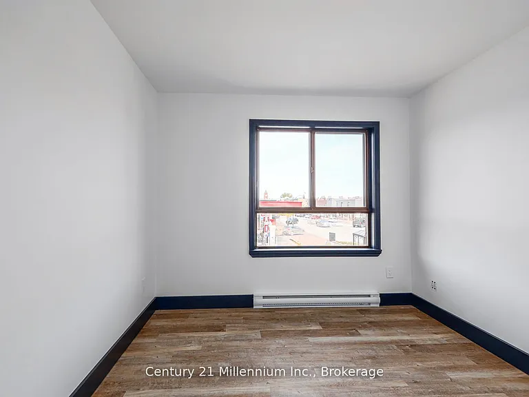 250 Hurontario St #2 — Photo 19