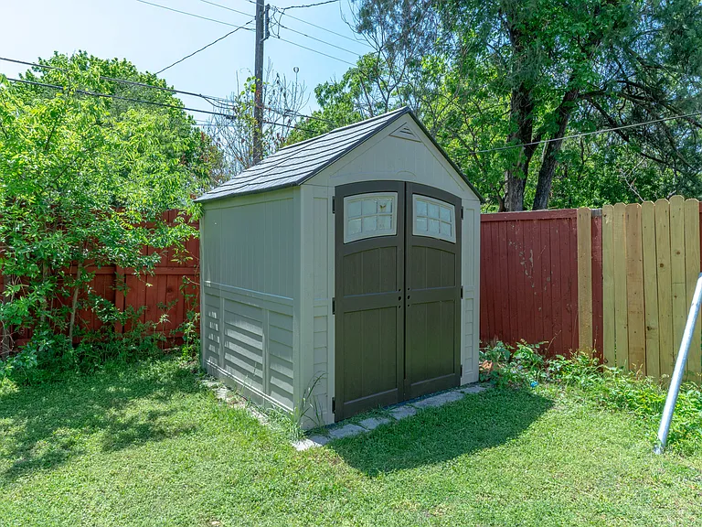 2746 Kingston St — Photo 23