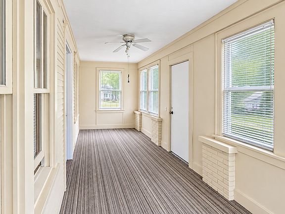 3rd image of 119 Elm Pl