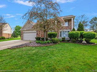 46481 E Oak Manor Ct, Canton, MI 48187