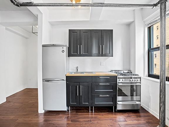 3rd image of 211 E 35th St APT 10D