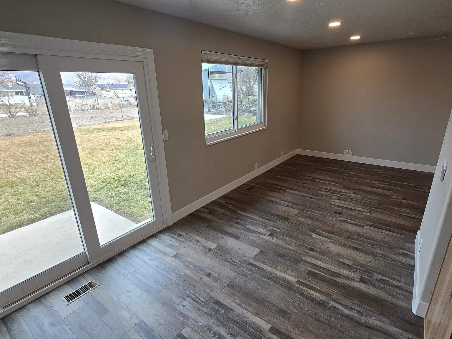 870 W 675 N — Photo 3