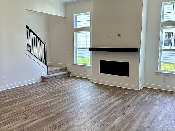 4th image of 2038 W 171st St