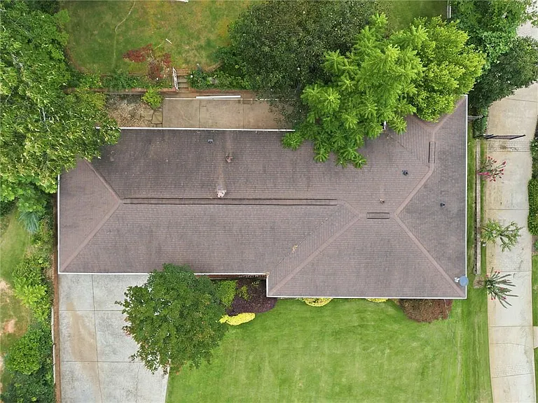 2140 Oakawana Dr NE — Photo 5