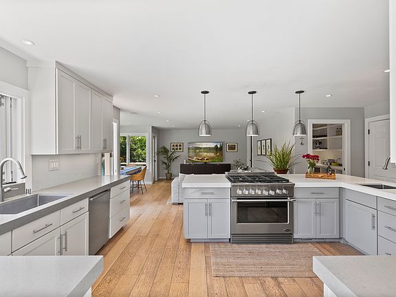 4th image of 846 Butterfield Ln