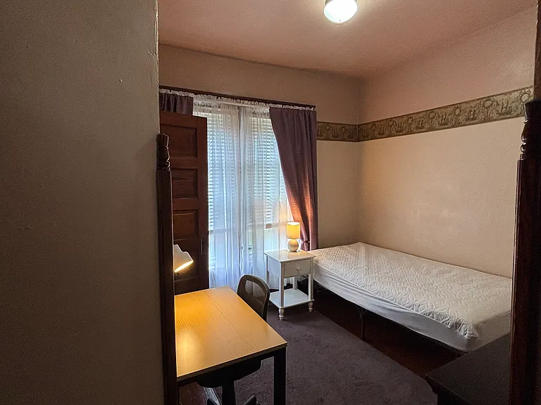 111 Highland Blvd — Photo 10